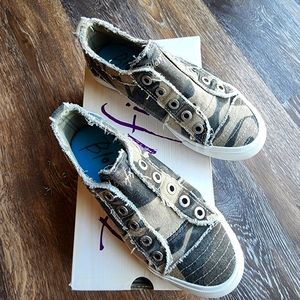 Blowfish Malibu Women's Play Core Camo Sneaker Size 6